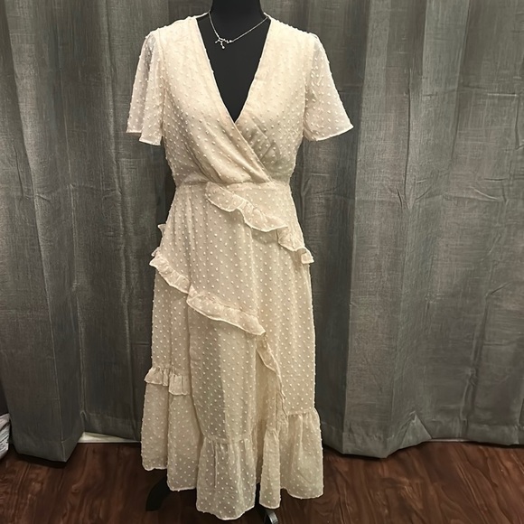 Lulus Dresses & Skirts - Cream White Lulu's Floor Length Dress